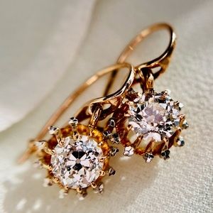 Antique 2.23 carat GIA Certified Old European Cut Diamond Drop Dormeuse Earrings
